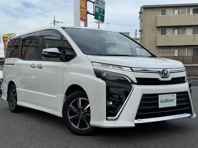 トヨタ ヴォクシー ZS 煌 千葉県 2018(平30)年 4万km ホワイトパールクリスタルシャイン トヨタセーフティセンス/衝突軽減ブレーキ/レーンキープアシスト/オートハイビーム/純正SDナビ/フルセグTV/Bluetooth/バックカメラ/両側電動スライドドア/前後ドライブレコーダー/純正16インチAW/後席サンシェイド/LEDライト/ETC