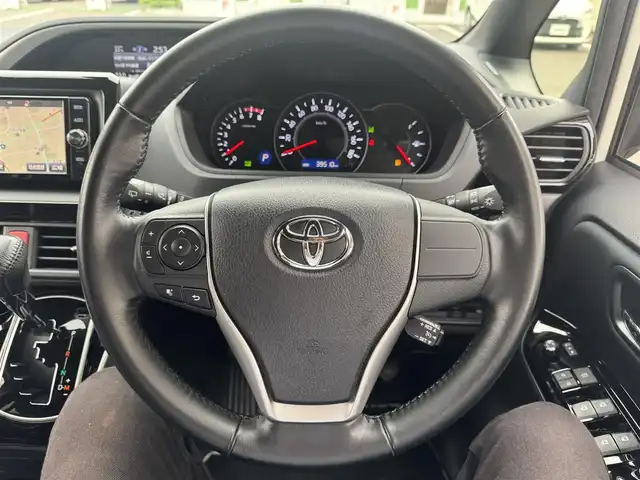 トヨタ ヴォクシー ZS 煌 千葉県 2018(平30)年 4万km ホワイトパールクリスタルシャイン トヨタセーフティセンス/衝突軽減ブレーキ/レーンキープアシスト/オートハイビーム/純正SDナビ/フルセグTV/Bluetooth/バックカメラ/両側電動スライドドア/前後ドライブレコーダー/純正16インチAW/後席サンシェイド/LEDライト/ETC