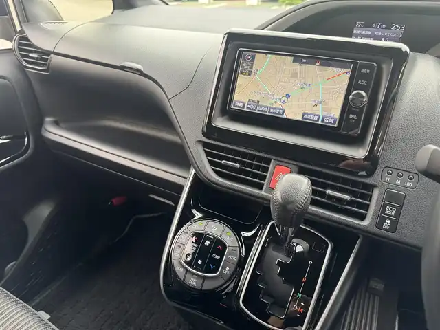 トヨタ ヴォクシー ZS 煌 千葉県 2018(平30)年 4万km ホワイトパールクリスタルシャイン トヨタセーフティセンス/衝突軽減ブレーキ/レーンキープアシスト/オートハイビーム/純正SDナビ/フルセグTV/Bluetooth/バックカメラ/両側電動スライドドア/前後ドライブレコーダー/純正16インチAW/後席サンシェイド/LEDライト/ETC