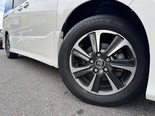 トヨタ ヴォクシー ZS 煌 千葉県 2018(平30)年 4万km ホワイトパールクリスタルシャイン トヨタセーフティセンス/衝突軽減ブレーキ/レーンキープアシスト/オートハイビーム/純正SDナビ/フルセグTV/Bluetooth/バックカメラ/両側電動スライドドア/前後ドライブレコーダー/純正16インチAW/後席サンシェイド/LEDライト/ETC