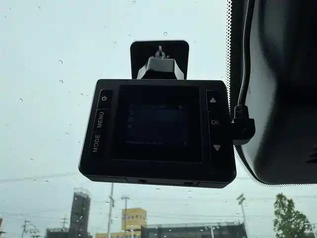 日産 オーラ G レザーエディション 愛媛県 2022(令4)年 1.9万km ガーネットレッド/スーパーブラック 2トーン 純正ナビ（フルセグTV/Bluetooth/AM/FM)/アラウンドビューモニター/ETC2.0/クルーズコントロール/AAC/ドライブレコーダー/コーナーセンサー/横滑り防止装置/レーンキープアシスト/オートライト/オートマチックハイビーム