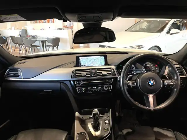 ＢＭＷ ３２０ｉ xDriveMスポーツEDシャドー 道央・札幌 2018(平30)年 4.5万km アルピンホワイトⅢ 限定車/　・ブラックキドニーグリル/　・ダーク色LEDヘッドライト/　・ダーク色LEDテールライト/　・専用19インチMライトアロイホイール/　・マルチディスプレイメーターパネル/　・ダコタレザーシート/　・専用ステンレスペダル/純正HDDナビ/社外フルセグTV/CD/DVD/USB/Bluetooth/バックカメラ/PDC/LEDヘッドライト/シートヒーター/電動フロントシート