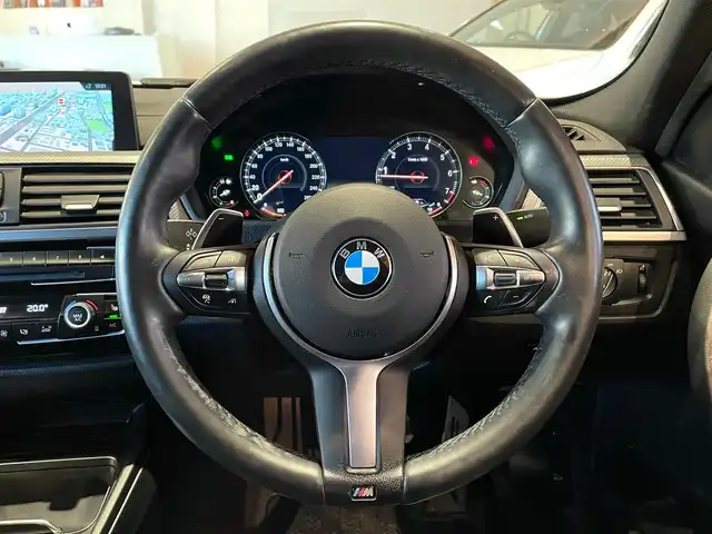 ＢＭＷ ３２０ｉ xDriveMスポーツEDシャドー 道央・札幌 2018(平30)年 4.5万km アルピンホワイトⅢ 限定車/　・ブラックキドニーグリル/　・ダーク色LEDヘッドライト/　・ダーク色LEDテールライト/　・専用19インチMライトアロイホイール/　・マルチディスプレイメーターパネル/　・ダコタレザーシート/　・専用ステンレスペダル/純正HDDナビ/社外フルセグTV/CD/DVD/USB/Bluetooth/バックカメラ/PDC/LEDヘッドライト/シートヒーター/電動フロントシート