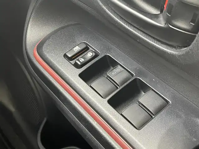 トヨタ アクア S 茨城県 2015(平27)年 6.5万km ライムホワイトパールクリスタルシャイン 社外ナビ/バックカメラ/フルセグ/ETC/ドラレコ/シートヒーター/スタッドレスタイヤ積込/スマートキー