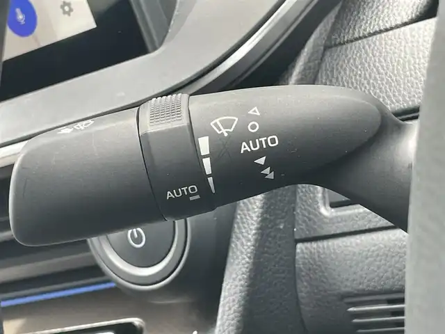 トヨタ プリウス Z 千葉県 2023(令5)年 3.3万km プラチナホワイトパールマイカ ワンオーナー/12.3インチ純正ディスプレイオーディオプラス/フルセグTV/Bluetooth/アラウンドビューモニター/ビルトインETC/ステアリングスイッチ/ハンドルヒーター/クルーズコントロール/D席パワーシート/D席+N席シートヒーター/D席+N席エアーシート/オートライト/オートハイビーム/USBソケット/コーナーセンサー/プリクラッシュセーフティ/レーンアシストキープ/パワーバックドア