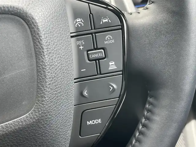トヨタ プリウス Z 千葉県 2023(令5)年 3.3万km プラチナホワイトパールマイカ ワンオーナー/12.3インチ純正ディスプレイオーディオプラス/フルセグTV/Bluetooth/アラウンドビューモニター/ビルトインETC/ステアリングスイッチ/ハンドルヒーター/クルーズコントロール/D席パワーシート/D席+N席シートヒーター/D席+N席エアーシート/オートライト/オートハイビーム/USBソケット/コーナーセンサー/プリクラッシュセーフティ/レーンアシストキープ/パワーバックドア