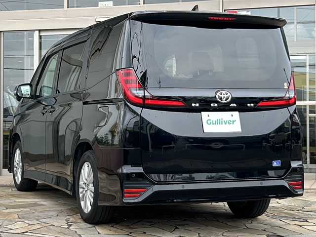 トヨタ ノア S－G 静岡県 2022(令4)年 2.4万km アティチュードブラックマイカ 10.5インチメーカー純正ナビ/・FM/・AM/・フルセグTV/・Bluetooth/・USB/・DISC/・Miracast/快適利便パッケージ(Mid)/・ハンズフリーデュアルパワースライドドア/・左右独立温度コントロールフロントオートエアコン/・リヤオートエアコン/・ナノイーX/・運転席+助手席シートヒーター/・独立型センターコンソールボックス/トヨタセーフティセンス/・レーンディパーチャーアラート/・プリクラッシュセーフティ/・プロアクティブドライビングアシスト/・パーキングセンサー/・パーキングサポートブレーキ/・標識認識機能/・レーダークルーズコントロール/主要装備/・後席フリップダウンモニター/・ＥＴＣ２．０/・オートハイビーム/・ＬＥＤライト/・オートハイビーム/・サイドカーテンエアバッグ