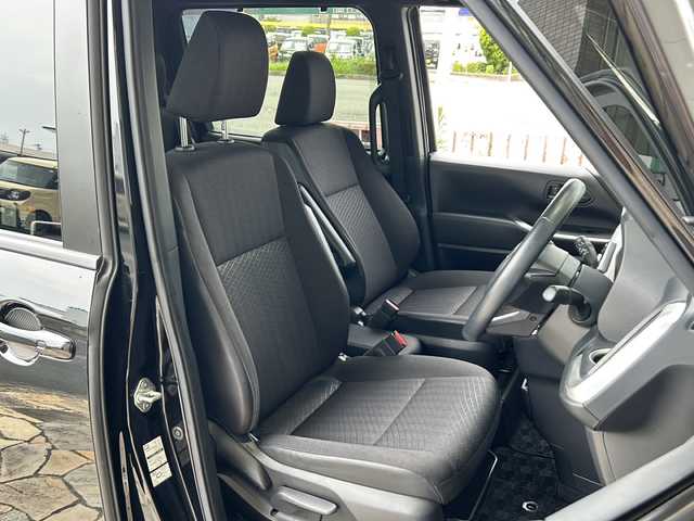トヨタ ノア S－G 静岡県 2022(令4)年 2.4万km アティチュードブラックマイカ 10.5インチメーカー純正ナビ/・FM/・AM/・フルセグTV/・Bluetooth/・USB/・DISC/・Miracast/快適利便パッケージ(Mid)/・ハンズフリーデュアルパワースライドドア/・左右独立温度コントロールフロントオートエアコン/・リヤオートエアコン/・ナノイーX/・運転席+助手席シートヒーター/・独立型センターコンソールボックス/トヨタセーフティセンス/・レーンディパーチャーアラート/・プリクラッシュセーフティ/・プロアクティブドライビングアシスト/・パーキングセンサー/・パーキングサポートブレーキ/・標識認識機能/・レーダークルーズコントロール/主要装備/・後席フリップダウンモニター/・ＥＴＣ２．０/・オートハイビーム/・ＬＥＤライト/・オートハイビーム/・サイドカーテンエアバッグ