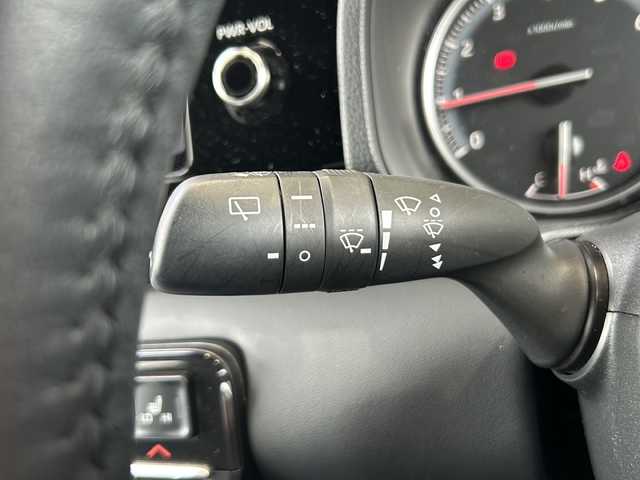 トヨタ ノア S－G 静岡県 2022(令4)年 2.4万km アティチュードブラックマイカ 10.5インチメーカー純正ナビ/・FM/・AM/・フルセグTV/・Bluetooth/・USB/・DISC/・Miracast/快適利便パッケージ(Mid)/・ハンズフリーデュアルパワースライドドア/・左右独立温度コントロールフロントオートエアコン/・リヤオートエアコン/・ナノイーX/・運転席+助手席シートヒーター/・独立型センターコンソールボックス/トヨタセーフティセンス/・レーンディパーチャーアラート/・プリクラッシュセーフティ/・プロアクティブドライビングアシスト/・パーキングセンサー/・パーキングサポートブレーキ/・標識認識機能/・レーダークルーズコントロール/主要装備/・後席フリップダウンモニター/・ＥＴＣ２．０/・オートハイビーム/・ＬＥＤライト/・オートハイビーム/・サイドカーテンエアバッグ