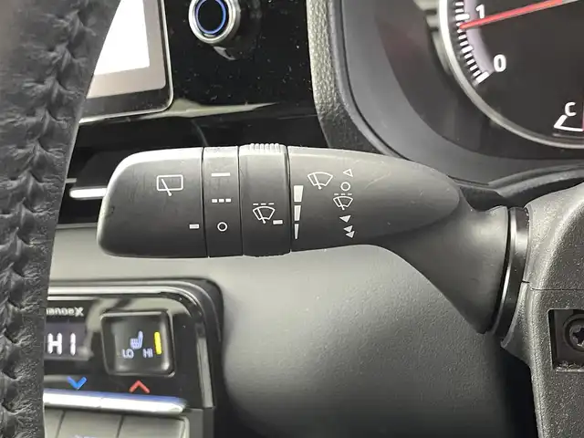 トヨタ ノア S－G 福井県 2022(令4)年 2.4万km アティチュードブラックマイカ 10.5インチメーカー純正ナビ/FM/AM/フルセグTV/Bluetooth/USB/Miracast/後席フリップダウンモニター/快適利便パッケージ/・ハンズフリーデュアルパワースライドドア/・左右独立温度コントロールフロントオートエアコン/・リヤオートエアコン/・ナノイーX/・運転席+助手席シートヒーター/・独立型センターコンソールボックス/トヨタセーフティセンス/・レーンディパーチャーアラート/・プリクラッシュセーフティ/・プロアクティブドライビングアシスト/・パーキングセンサー/・パーキングサポートブレーキ/・標識認識機能/・レーダークルーズコントロール/ＥＴＣ２．０/オートハイビーム/ＬＥＤライト/オートハイビーム/サイドカーテンエアバッグ