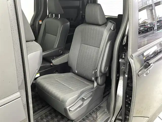 トヨタ ノア S－G 福井県 2022(令4)年 2.4万km アティチュードブラックマイカ 10.5インチメーカー純正ナビ/FM/AM/フルセグTV/Bluetooth/USB/Miracast/後席フリップダウンモニター/快適利便パッケージ/・ハンズフリーデュアルパワースライドドア/・左右独立温度コントロールフロントオートエアコン/・リヤオートエアコン/・ナノイーX/・運転席+助手席シートヒーター/・独立型センターコンソールボックス/トヨタセーフティセンス/・レーンディパーチャーアラート/・プリクラッシュセーフティ/・プロアクティブドライビングアシスト/・パーキングセンサー/・パーキングサポートブレーキ/・標識認識機能/・レーダークルーズコントロール/ＥＴＣ２．０/オートハイビーム/ＬＥＤライト/オートハイビーム/サイドカーテンエアバッグ