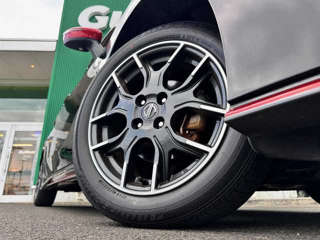 日産 ノート e－パワー ニスモ 宮城県 2020(令2)年 4.3万km スーパーブラック LEDヘッドランプ/＝＝＝/インテリジェントエマージェンシーブレーキ/車線逸脱警報/踏み間違い衝突防止アシスト/コーナーセンサー/純正ナビ（MM319D-W）/・CD/DVD/・Bluetooth/・フルセグTV/社外ツィータースピーカー/ETC/ドライブレコーダー/革巻きステアリング/ステアリングスイッチ/フォグランプ/オートライト/ハイビームアシスト/スマートキー＆プッシュスタート/電動格納ミラー/純正16インチAW/純正ドアバイザー/純正フロアマット/Wエアバッグ