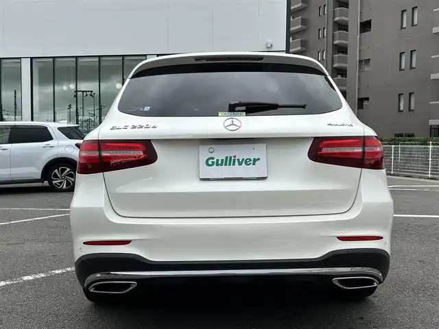 メルセデス・ベンツ ＧＬＣ２２０ d 4マチックスポーツ 本革 長崎県 2017(平29)年 9.6万km ダイヤモンドホワイト ワンオーナー/純正ナビ(FM/AM/ワンセグ/BT/CD/DVD)/革巻きステアリング/ステアリングスイッチ/パドルシフト/ブラックレザーシート/前席パワーシート/全席シートヒーター/ビルトインETC/ドラレコ/サンルーフ/純正フロアマット/Burmesterサウンド/純正19インチアルミホイール/ハンズフリーパワーバックドア/ステアリングアシスト/ABS/レーンキープアシスト/横滑り防止装置/前後コーナーセンサー/衝突被害軽減ブレーキ/オートライト/LEDヘッドライト/ダブル・サイドエアバッグ/カーテンエアバッグ/ISOFIX/取説/保証書/スペアキー
