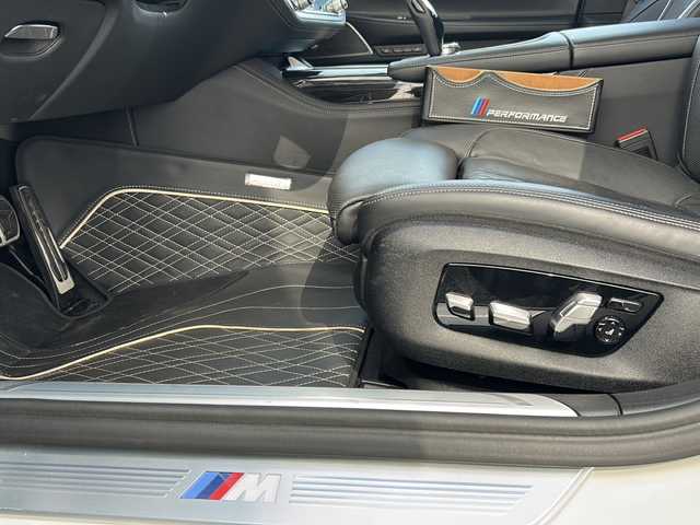 ＢＭＷ ７５０Ｌｉ Mスポーツ 埼玉県 2018(平30)年 2.4万km アルピンホワイトⅢ 左ハンドル/パノラマサンルーフ　/純正ナビ　/フルセグ/DVD/CD/BT/USB/左右独立後席モニター　/リアエンターテイメントシステム/ドライブレコーダー　/ビルトインＥＴＣ/社外エアロ(F・S・R)3DDesign/社外マフラー　3DDesign/社外カーテシランプ/社外キャリパー/社外21インチアルミホイール　/社外ドアミラー シーケンシャルタイプ/社外レーダー探知機　Z290Csd/ＡＣＣ　/全席メモリーシート　/全席パワーシート　/全席シートヒーター　/全席エアーシート　/スマートキー２本/全周囲カメラ/パドルシフト/パーキングアシスト/クリアランスソナー/パワーバックドア/横滑り防止/オートハイビーム/保証書　/取扱説明書