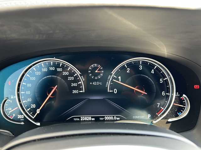 ＢＭＷ ７５０Ｌｉ Mスポーツ 埼玉県 2018(平30)年 2.4万km アルピンホワイトⅢ 左ハンドル/パノラマサンルーフ　/純正ナビ　/フルセグ/DVD/CD/BT/USB/左右独立後席モニター　/リアエンターテイメントシステム/ドライブレコーダー　/ビルトインＥＴＣ/社外エアロ(F・S・R)3DDesign/社外マフラー　3DDesign/社外カーテシランプ/社外キャリパー/社外21インチアルミホイール　/社外ドアミラー シーケンシャルタイプ/社外レーダー探知機　Z290Csd/ＡＣＣ　/全席メモリーシート　/全席パワーシート　/全席シートヒーター　/全席エアーシート　/スマートキー２本/全周囲カメラ/パドルシフト/パーキングアシスト/クリアランスソナー/パワーバックドア/横滑り防止/オートハイビーム/保証書　/取扱説明書