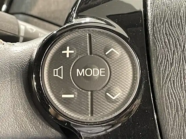 トヨタ プリウス α S チューンブラックⅡ 愛知県 2018(平30)年 7万km ホワイトパールクリスタルシャイン KENWOOD7インチナビ/(AM/FM/地デジ/Bluetooth/CD・DVD再生/SD)/トヨタセーフティセンス/衝突軽減ブレーキ/バックカメラ/純正16インチアルミホイール/特別仕様車/LEDヘッドライト/LEDフォグランプ/オートライト/オートハイビーム/レーダークルーズコントロール/キーレス/前席シートヒーター/電動格納ミラー/ビルトインETC/プッシュスタート/3列シート/純正フロアマット/LEDヘッドライト