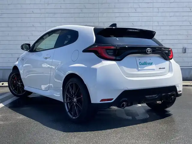 トヨタ ＧＲヤリス RZ ハイパフォーマンス 静岡県 2021(令3)年 2.2万km プラチナホワイトパールマイカ 純正ディスプレイオーディオ/　AM FM Bluetooth USB/ビルトインETC/LEDオートヘッドランプ/ハーフレザーシート/純正18インチアルミホイール/革巻きステアリング/ステアリングスイッチ/スマートキー2本/アイドリングストップ/4WDターボ/6速MT/JBLプレミアムサウンド