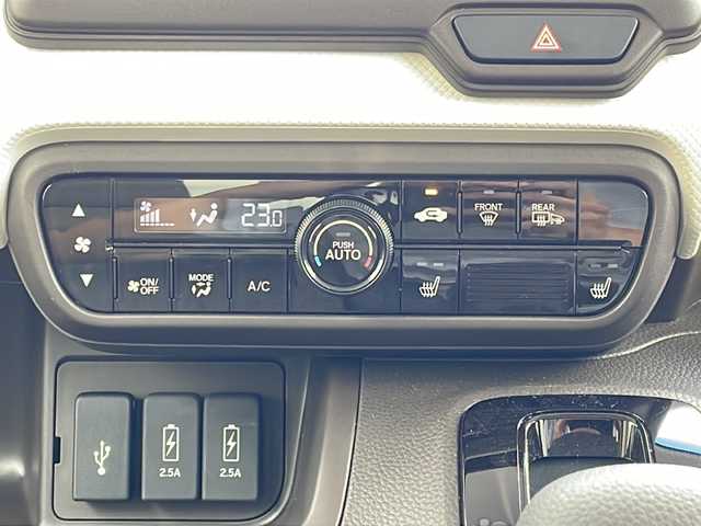 ホンダ Ｎ ＢＯＸ L 青森県 2023(令5)年 1.5万km プラチナホワイトパール 4WD/純正ナビ・フルセグTV/CD・DVD・Bluetooth・SD/バックカメラ/パワースライドドア/ホンダセンシング/衝突軽減ブレーキ/誤発進抑制機能/追従クルーズコントロール/車線維持支援システム/オートハイビーム/ビルトインETC/LEDヘッドライト/オートライト/スマートキー/プッシュスタート/スペアキー/純正フロアマット