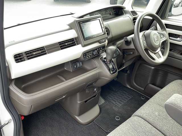 ホンダ Ｎ ＢＯＸ L 青森県 2023(令5)年 1.5万km プラチナホワイトパール 4WD/純正ナビ・フルセグTV/CD・DVD・Bluetooth・SD/バックカメラ/パワースライドドア/ホンダセンシング/衝突軽減ブレーキ/誤発進抑制機能/追従クルーズコントロール/車線維持支援システム/オートハイビーム/ビルトインETC/LEDヘッドライト/オートライト/スマートキー/プッシュスタート/スペアキー/純正フロアマット