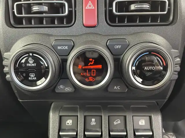 スズキ ジムニー XC 富山県 2021(令3)年 4.7万km シフォンアイボリーM パートタイム4WD/5速MT/社外8型ナビ（AM/FM/CD/DVD/BT/HDMI/USB）/フルセグTV/バックカメラ/衝突被害軽減ブレーキ/レーンキープアシスト/前後ドライブレコーダー/前席シートヒーター/プッシュスタート/スマートキー×2/純正マッドガード/クルーズコントロール/ETC/3driveEVO Pivot/LEDヘッドライト/フォグランプ/純正フロアマット/純正ドアバイザー/保証書/取扱説明書