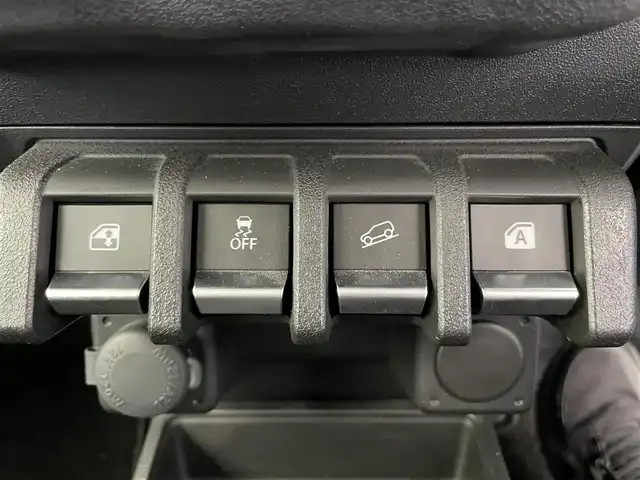 スズキ ジムニー XC 富山県 2021(令3)年 4.7万km シフォンアイボリーM パートタイム4WD/5速MT/社外8型ナビ（AM/FM/CD/DVD/BT/HDMI/USB）/フルセグTV/バックカメラ/衝突被害軽減ブレーキ/レーンキープアシスト/前後ドライブレコーダー/前席シートヒーター/プッシュスタート/スマートキー×2/純正マッドガード/クルーズコントロール/ETC/3driveEVO Pivot/LEDヘッドライト/フォグランプ/純正フロアマット/純正ドアバイザー/保証書/取扱説明書