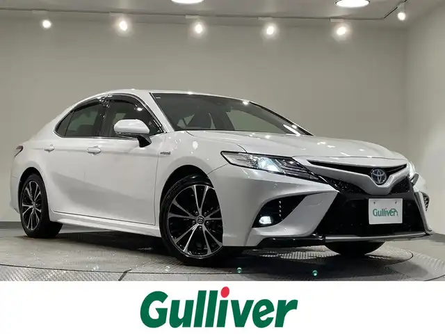 トヨタ カムリ WSレザーパッケージ 愛知県 2020(令2)年 2.5万km プラチナホワイトパールマイカ 純正8インチナビ/（Bluetooth/AM/FM/フルセグTV/Carplay）/衝突軽減ブレーキ/レーダークルーズコントロール/シートヒーター/パワーシート/LEDヘッドライト/オートマチックハイビーム/ETC/バックカメラ/ドライブレコーダー/コーナーセンサー/スマートキー/純正18インチAW/レーンキープアシスト/横滑り防止装置