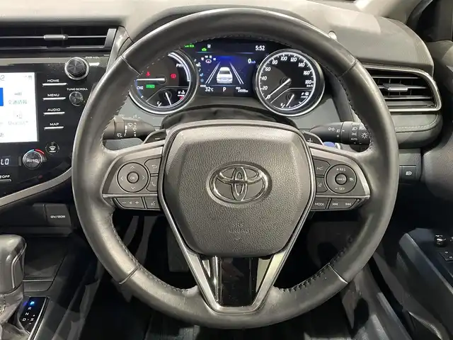 トヨタ カムリ WSレザーパッケージ 愛知県 2020(令2)年 2.5万km プラチナホワイトパールマイカ 純正8インチナビ/（Bluetooth/AM/FM/フルセグTV/Carplay）/衝突軽減ブレーキ/レーダークルーズコントロール/シートヒーター/パワーシート/LEDヘッドライト/オートマチックハイビーム/ETC/バックカメラ/ドライブレコーダー/コーナーセンサー/スマートキー/純正18インチAW/レーンキープアシスト/横滑り防止装置