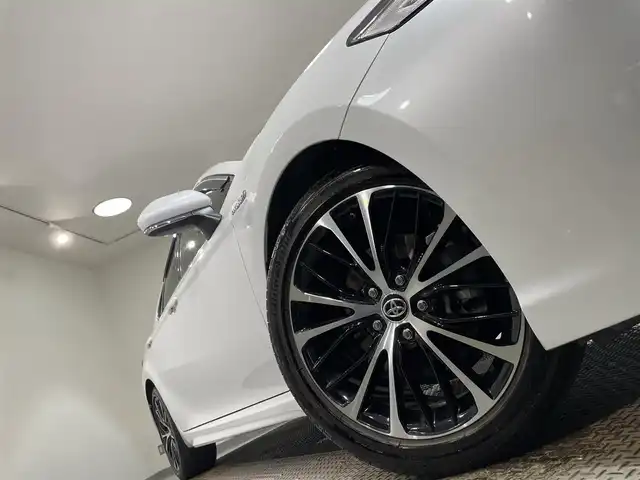 トヨタ カムリ WSレザーパッケージ 愛知県 2020(令2)年 2.5万km プラチナホワイトパールマイカ 純正8インチナビ/（Bluetooth/AM/FM/フルセグTV/Carplay）/衝突軽減ブレーキ/レーダークルーズコントロール/シートヒーター/パワーシート/LEDヘッドライト/オートマチックハイビーム/ETC/バックカメラ/ドライブレコーダー/コーナーセンサー/スマートキー/純正18インチAW/レーンキープアシスト/横滑り防止装置