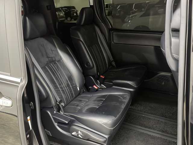 トヨタ エスクァイア Gi プレミアムパッケージ ブラックテーラード 長崎県 2019(令1)年 7.4万km 黒 社外11インチナビ（アルパイン　EX11Z）/両側パワースライドドア/バックカメラ/フルセグTV/Bluetooth/ドライブレコーダー/ETC/LEDヘッドランプ/衝突軽減システム/コーナーセンサー/レーンキープアシスト/ステアリングヒーター/オートライト/オートハイビーム/ハーフレザーシート/シートヒーター/純正フロアマット/スマートキー/USBポート×２/取扱説明書
