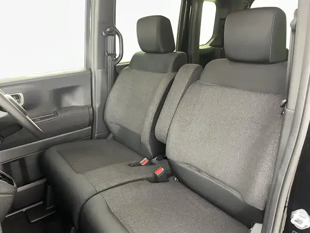 ホンダ Ｎ ＢＯＸ カスタム 福島県 2025(令7)年 0.1万km クリスタルブラックパール ホンダセンシング　/・衝突軽減ブレーキ（CMBS）/・先行車発進お知らせ機能/・歩行者事故低減ステアリング/・路外逸脱抑制機能/・標識認識機能/・渋滞追従機能付アダプティブクルーズコントロール（ACC）/・車線維持支援システム（LKAS）/・誤発進抑制機能/・後方誤発進抑制機能/・近距離衝突軽減ブレーキ/・急アクセル抑制機能/・パーキングセンサーシステム/・オートハイビーム/両側パワースライドドア　/シーヒーター　/電子パーキング　/・ブレーキホールド　/オートライト　/・ＬＥＤライト　/ヘッドライトレベライザー　/プッシュスタート　/・スマートキー　/ステアリングスイッチ/・革巻きステアリング/・チルトステアリング/電動格納ミラー/・ベンチシート/保証書