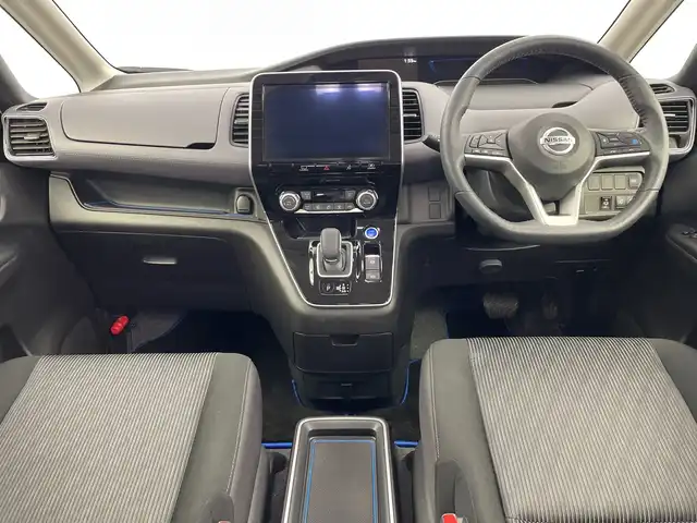 日産 セレナ e－パワー ハイウェイスター V 鹿児島県 2022(令4)年 3.1万km ブリリアントホワイトパール 2トーン ワンオーナー/純正SDナビ/(BT/CD/DVD/AM/FM/フルセグTV)/アラウンドビューモニター/プロパイロット/純正フリップダウンモニター/両側パワースライドドア/デジタルインナーミラー/エマージェンシーブレーキ/オートマチックハイビーム/前後コーナーセンサー/セーフティパック/純正ドライブレコーダー/電動パーキングブレーキ/オートホールド/ETC/HDMI/アイドリングストップ/スペアキー/純正LEDヘッドライト/純正フロアマット