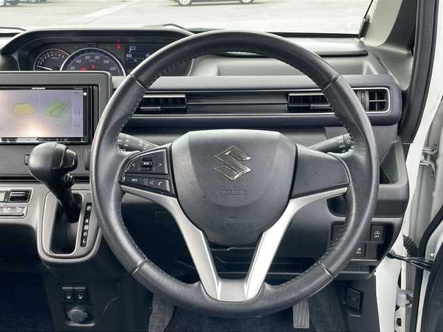 スズキ ワゴンＲ HYBRID FZ 岩手県 2018(平30)年 8.1万km ピュアホワイトP 社外SDナビ/AM/FM/CD/DVD/Bluetooth/ワンセグTV/フロント/サイド/バックカメラ/衝突被害軽減ブレーキ/横滑り防止装置/アイドリングストップ/オートライト/オートハイビーム/LEDヘッドライト/フォグランプ/スマートキー/プッシュスタート/電動格納ミラー/純正14インチAW/純正ドアバイザー/取扱説明書