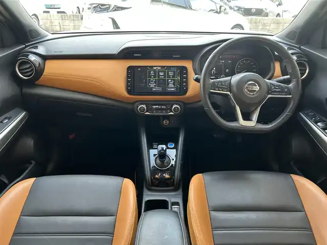 日産 キックス X ツートーンインテリアED 兵庫県 2020(令2)年 6.8万km ブリリアントホワイトパール ワンオーナー/純正9インチナビ/　　（AM/FM/SD/CD/DVD/BT)/フルセグTV/アラウンドビューモニター/インテリジェットルームミラー/プッシュスタート/ステアリングヒーター/ステアリングリモコン/プロパイロット/レーダークルーズコントロール/エマ―ジェンシーブレーキ/ふらつき警報/横滑り防止装置/オートホールド/オートパーキングブレーキ/ツートン合皮シート/シートヒーター/ビルドインETC/純正フロアマット/ドアバイザー/ルーフレール/クリアランスソナー/LEDヘッドライト/純正17インチアルミホイール/保証書/取扱説明書