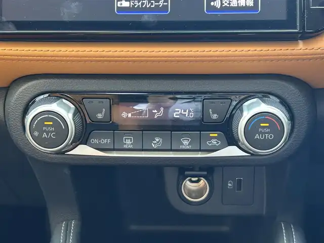 日産 キックス X ツートーンインテリアED 兵庫県 2020(令2)年 6.8万km ブリリアントホワイトパール ワンオーナー/純正9インチナビ/　　（AM/FM/SD/CD/DVD/BT)/フルセグTV/アラウンドビューモニター/インテリジェットルームミラー/プッシュスタート/ステアリングヒーター/ステアリングリモコン/プロパイロット/レーダークルーズコントロール/エマ―ジェンシーブレーキ/ふらつき警報/横滑り防止装置/オートホールド/オートパーキングブレーキ/ツートン合皮シート/シートヒーター/ビルドインETC/純正フロアマット/ドアバイザー/ルーフレール/クリアランスソナー/LEDヘッドライト/純正17インチアルミホイール/保証書/取扱説明書