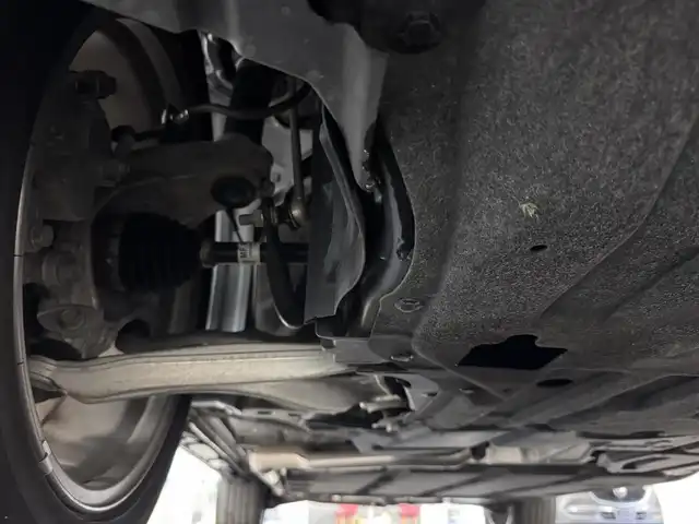 三菱 アウトランダー ＰＨＥＶ P 三重県 2022(令4)年 4.3万km アメジストブラック PHEV:プラグインハイブリッド/4WD/MTモード付CVT/9インチナビ/（AM/FM/TV/USB/iPod/Bluetooth/CarPlay/AndroidAuto）/マルチアラウンドモニター（移動物検知機能付）/BOSEプレミアムサウンドシステム（9スピーカー）/ビルトイン ETC2.0/e-Assist/・衝突被害軽減ブレーキ（FCM）/・踏み間違い衝突防止アシスト（EAPM）/・車線逸脱警報（LDW）＆逸脱防止支援（LDP）/・ふらつき警報（DAA）/・前方衝突予測警報（PFCW）/・MI-PILOT（レーダークルコン）/・標識認識システム（TSR）/・後側方衝突被害防止支援システム（ABSA）/・後側方車両検知警報（レーンチェンジアシスト機能付）（BSW/LCA）/・後退時車両検知警報（RCTA）/●パーキングセンサー/●ヒルディセントコントロール/など/装備/・本革シート（ブラック×サドルタン）/・シートヒーター（D/N/2nd左右）/・10wayメモリーパワーシート（D/N）/・HUD/・パワーバックドア/・左右後席独立オートエアコン/・100V AC電源（1500W）/・V2H用 DC電源（10kW）/・アダプティブLEDヘッドライト（ALH）/・ワイヤレス充電器/・保/取/ナビ取/充電ケーブル/・スマートキーx2/など