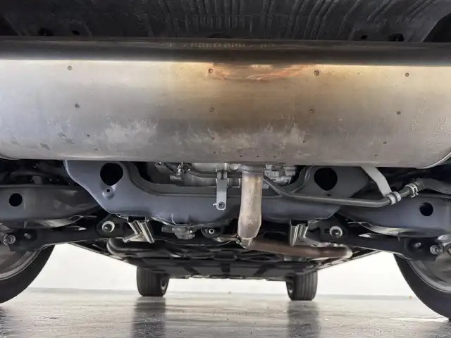 三菱 アウトランダー ＰＨＥＶ P 三重県 2022(令4)年 4.3万km アメジストブラック PHEV:プラグインハイブリッド/4WD/MTモード付CVT/9インチナビ/（AM/FM/TV/USB/iPod/Bluetooth/CarPlay/AndroidAuto）/マルチアラウンドモニター（移動物検知機能付）/BOSEプレミアムサウンドシステム（9スピーカー）/ビルトイン ETC2.0/e-Assist/・衝突被害軽減ブレーキ（FCM）/・踏み間違い衝突防止アシスト（EAPM）/・車線逸脱警報（LDW）＆逸脱防止支援（LDP）/・ふらつき警報（DAA）/・前方衝突予測警報（PFCW）/・MI-PILOT（レーダークルコン）/・標識認識システム（TSR）/・後側方衝突被害防止支援システム（ABSA）/・後側方車両検知警報（レーンチェンジアシスト機能付）（BSW/LCA）/・後退時車両検知警報（RCTA）/●パーキングセンサー/●ヒルディセントコントロール/など/装備/・本革シート（ブラック×サドルタン）/・シートヒーター（D/N/2nd左右）/・10wayメモリーパワーシート（D/N）/・HUD/・パワーバックドア/・左右後席独立オートエアコン/・100V AC電源（1500W）/・V2H用 DC電源（10kW）/・アダプティブLEDヘッドライト（ALH）/・ワイヤレス充電器/・保/取/ナビ取/充電ケーブル/・スマートキーx2/など