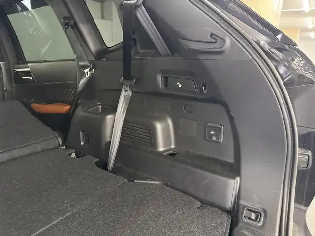 三菱 アウトランダー ＰＨＥＶ P 三重県 2022(令4)年 4.3万km アメジストブラック PHEV:プラグインハイブリッド/4WD/MTモード付CVT/9インチナビ/（AM/FM/TV/USB/iPod/Bluetooth/CarPlay/AndroidAuto）/マルチアラウンドモニター（移動物検知機能付）/BOSEプレミアムサウンドシステム（9スピーカー）/ビルトイン ETC2.0/e-Assist/・衝突被害軽減ブレーキ（FCM）/・踏み間違い衝突防止アシスト（EAPM）/・車線逸脱警報（LDW）＆逸脱防止支援（LDP）/・ふらつき警報（DAA）/・前方衝突予測警報（PFCW）/・MI-PILOT（レーダークルコン）/・標識認識システム（TSR）/・後側方衝突被害防止支援システム（ABSA）/・後側方車両検知警報（レーンチェンジアシスト機能付）（BSW/LCA）/・後退時車両検知警報（RCTA）/●パーキングセンサー/●ヒルディセントコントロール/など/装備/・本革シート（ブラック×サドルタン）/・シートヒーター（D/N/2nd左右）/・10wayメモリーパワーシート（D/N）/・HUD/・パワーバックドア/・左右後席独立オートエアコン/・100V AC電源（1500W）/・V2H用 DC電源（10kW）/・アダプティブLEDヘッドライト（ALH）/・ワイヤレス充電器/・保/取/ナビ取/充電ケーブル/・スマートキーx2/など