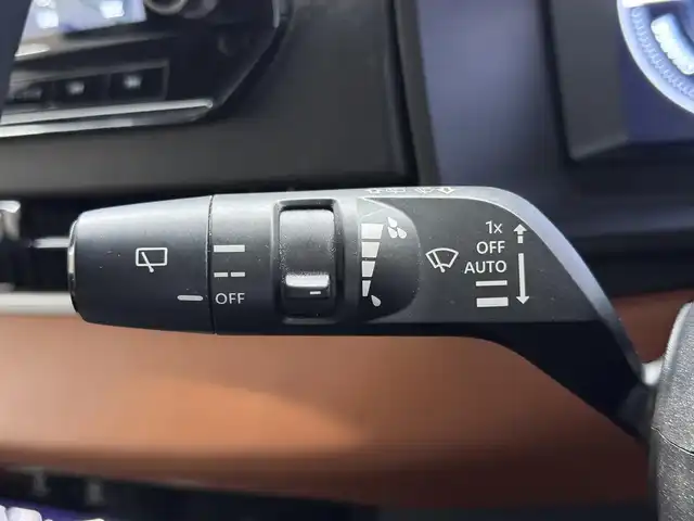 三菱 アウトランダー ＰＨＥＶ P 三重県 2022(令4)年 4.3万km アメジストブラック PHEV:プラグインハイブリッド/4WD/MTモード付CVT/9インチナビ/（AM/FM/TV/USB/iPod/Bluetooth/CarPlay/AndroidAuto）/マルチアラウンドモニター（移動物検知機能付）/BOSEプレミアムサウンドシステム（9スピーカー）/ビルトイン ETC2.0/e-Assist/・衝突被害軽減ブレーキ（FCM）/・踏み間違い衝突防止アシスト（EAPM）/・車線逸脱警報（LDW）＆逸脱防止支援（LDP）/・ふらつき警報（DAA）/・前方衝突予測警報（PFCW）/・MI-PILOT（レーダークルコン）/・標識認識システム（TSR）/・後側方衝突被害防止支援システム（ABSA）/・後側方車両検知警報（レーンチェンジアシスト機能付）（BSW/LCA）/・後退時車両検知警報（RCTA）/●パーキングセンサー/●ヒルディセントコントロール/など/装備/・本革シート（ブラック×サドルタン）/・シートヒーター（D/N/2nd左右）/・10wayメモリーパワーシート（D/N）/・HUD/・パワーバックドア/・左右後席独立オートエアコン/・100V AC電源（1500W）/・V2H用 DC電源（10kW）/・アダプティブLEDヘッドライト（ALH）/・ワイヤレス充電器/・保/取/ナビ取/充電ケーブル/・スマートキーx2/など