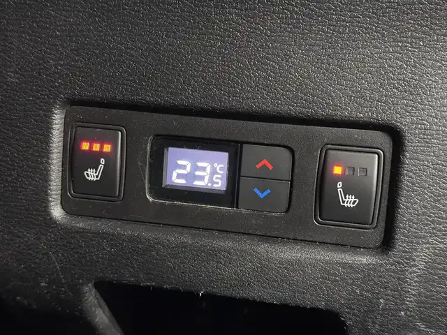 三菱 アウトランダー ＰＨＥＶ P 三重県 2022(令4)年 4.3万km アメジストブラック PHEV:プラグインハイブリッド/4WD/MTモード付CVT/9インチナビ/（AM/FM/TV/USB/iPod/Bluetooth/CarPlay/AndroidAuto）/マルチアラウンドモニター（移動物検知機能付）/BOSEプレミアムサウンドシステム（9スピーカー）/ビルトイン ETC2.0/e-Assist/・衝突被害軽減ブレーキ（FCM）/・踏み間違い衝突防止アシスト（EAPM）/・車線逸脱警報（LDW）＆逸脱防止支援（LDP）/・ふらつき警報（DAA）/・前方衝突予測警報（PFCW）/・MI-PILOT（レーダークルコン）/・標識認識システム（TSR）/・後側方衝突被害防止支援システム（ABSA）/・後側方車両検知警報（レーンチェンジアシスト機能付）（BSW/LCA）/・後退時車両検知警報（RCTA）/●パーキングセンサー/●ヒルディセントコントロール/など/装備/・本革シート（ブラック×サドルタン）/・シートヒーター（D/N/2nd左右）/・10wayメモリーパワーシート（D/N）/・HUD/・パワーバックドア/・左右後席独立オートエアコン/・100V AC電源（1500W）/・V2H用 DC電源（10kW）/・アダプティブLEDヘッドライト（ALH）/・ワイヤレス充電器/・保/取/ナビ取/充電ケーブル/・スマートキーx2/など