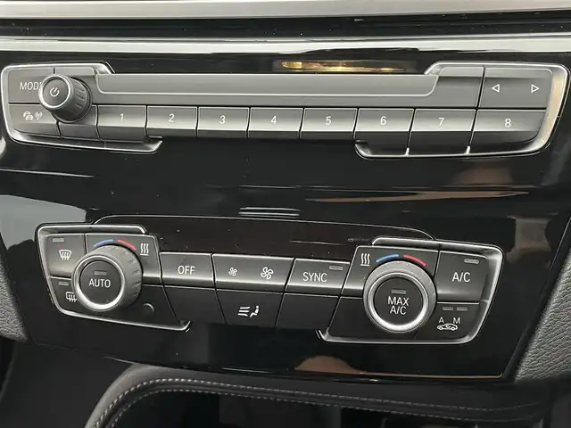 ＢＭＷ Ｘ１ xDrive 18d xライン EDジョイ+ 東京都 2020(令2)年 3.4万km アルピンホワイトⅢ 純正ナビ/バックカメラ/インテリジェントセーフティ（ブレーキシアシスト/衝突警告/レーンキープ）/アダプティブクルーズコントロール/ETC2.0/アンビエントライト/レーンキープアシスト/ヒルディセントコントロール/パーキングアシスト/シートメモリー機能/運転モード切替/ハーフレザーシート/LEDヘッドライト/電動トランク/電動格納ミラー/USB接続/AppleCarPlay/純正18インチアルミホイール