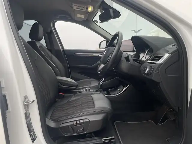 ＢＭＷ Ｘ１ xDrive 18d xライン EDジョイ+ 東京都 2020(令2)年 3.4万km アルピンホワイトⅢ 純正ナビ/バックカメラ/インテリジェントセーフティ（ブレーキシアシスト/衝突警告/レーンキープ）/アダプティブクルーズコントロール/ETC2.0/アンビエントライト/レーンキープアシスト/ヒルディセントコントロール/パーキングアシスト/シートメモリー機能/運転モード切替/ハーフレザーシート/LEDヘッドライト/電動トランク/電動格納ミラー/USB接続/AppleCarPlay/純正18インチアルミホイール