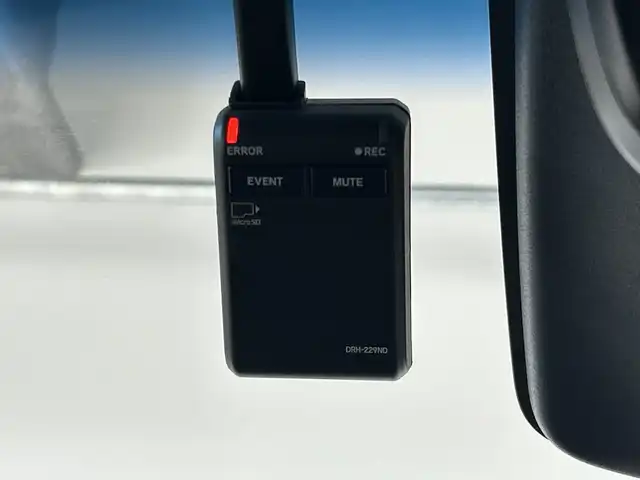 ホンダ オデッセイ ハイブリッド e:HEVアブソルート EXブラックED 神奈川県 2023(令5)年 3万km プレミアムヴィーナスブラックP 純正11.4型メモリーナビゲーション【LXM-247VFLi】/フルセグ　CD DVD　SD　USB　Bluetooth　HDMI　/マルチビューカメラ/両側電動スライドドア/パワーバックドア/ホンダセンシング/近距離衝突軽減ブレーキ/オートハイビーム/急アクセル抑制機能/衝突軽減ブレーキ/誤発進抑制機能/先行車発進お知らせ機能/アダブティブクルーズコントロール/レーンキープアシストシステム/LKAS車線維持支援システム/路外逸脱抑制機能/ブラインドスポットインフォメーション/踏み間違い衝突軽減システム/前後パーキングセンサー/革巻きステアリング/パドルシフト/本革シート/前席パワーシート/前席/後席左右シートヒーター/2列目電動オットマンシート/ECON/SPORT/ECO/EVモード/純正前後ドライブレコーダー/純正ビルトインETC/ワイヤレス充電/電動パーキングブレーキ/オートブレーキホールド/プッシュスタート/スマートキー/LEDヘッドランプ/LEDシーケンシャルターンランプ/オートライト/純正18インチアルミホイール