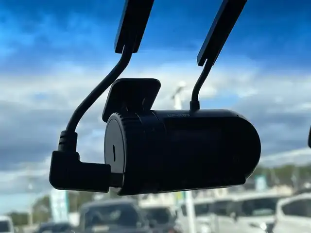 ホンダ オデッセイ ハイブリッド アブソルートセンシングアドバンP 東京都 2016(平28)年 4.9万km ホワイトオーキッドパール ホンダセンシング/衝突軽減ブレーキ/アダプティブクルーズコントロール/メーカーナビ/CD/DVD/BT/AM/FM/USB/HDMI/AppleCarplay/マルチビューモニター/両側パワースライドドア/運転席パワーシート（8ウェイ）/ハーフレザーシート/2列目サンシェード/ビルトインETC/LEDヘッドライト