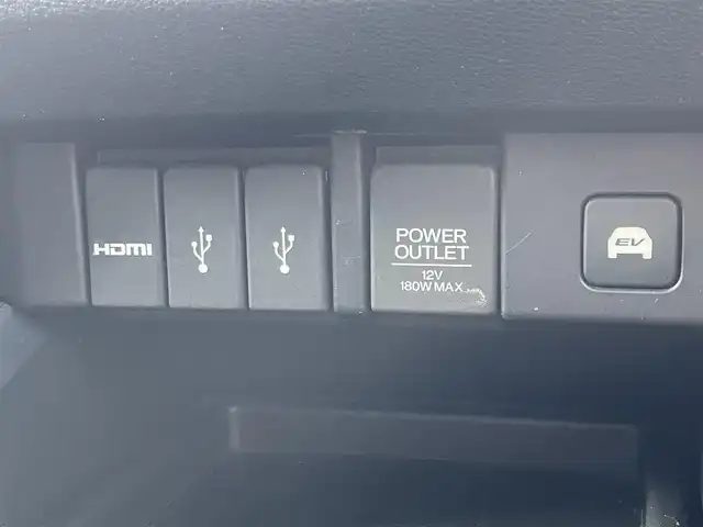 ホンダ オデッセイ ハイブリッド アブソルートセンシングアドバンP 東京都 2016(平28)年 4.9万km ホワイトオーキッドパール ホンダセンシング/衝突軽減ブレーキ/アダプティブクルーズコントロール/メーカーナビ/CD/DVD/BT/AM/FM/USB/HDMI/AppleCarplay/マルチビューモニター/両側パワースライドドア/運転席パワーシート（8ウェイ）/ハーフレザーシート/2列目サンシェード/ビルトインETC/LEDヘッドライト