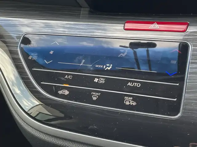 ホンダ オデッセイ ハイブリッド アブソルートセンシングアドバンP 東京都 2016(平28)年 4.9万km ホワイトオーキッドパール ホンダセンシング/衝突軽減ブレーキ/アダプティブクルーズコントロール/メーカーナビ/CD/DVD/BT/AM/FM/USB/HDMI/AppleCarplay/マルチビューモニター/両側パワースライドドア/運転席パワーシート（8ウェイ）/ハーフレザーシート/2列目サンシェード/ビルトインETC/LEDヘッドライト