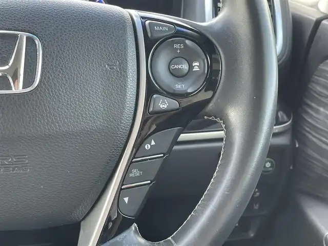 ホンダ オデッセイ ハイブリッド アブソルートセンシングアドバンP 東京都 2016(平28)年 4.9万km ホワイトオーキッドパール ホンダセンシング/衝突軽減ブレーキ/アダプティブクルーズコントロール/メーカーナビ/CD/DVD/BT/AM/FM/USB/HDMI/AppleCarplay/マルチビューモニター/両側パワースライドドア/運転席パワーシート（8ウェイ）/ハーフレザーシート/2列目サンシェード/ビルトインETC/LEDヘッドライト