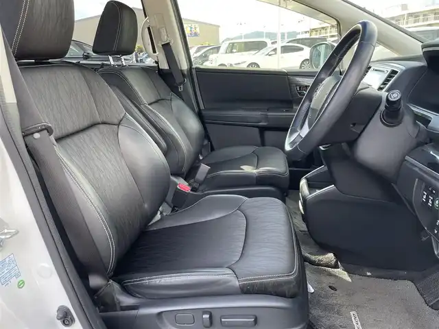 ホンダ オデッセイ ハイブリッド アブソルートセンシングアドバンP 東京都 2016(平28)年 4.9万km ホワイトオーキッドパール ホンダセンシング/衝突軽減ブレーキ/アダプティブクルーズコントロール/メーカーナビ/CD/DVD/BT/AM/FM/USB/HDMI/AppleCarplay/マルチビューモニター/両側パワースライドドア/運転席パワーシート（8ウェイ）/ハーフレザーシート/2列目サンシェード/ビルトインETC/LEDヘッドライト