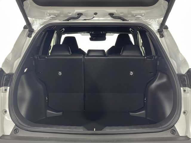 トヨタ カローラ クロス ハイブリッド Z 広島県 2024(令6)年 0.4万km プラチナホワイトパールマイカ 禁煙車/純正10.5型ディスプレイオーディオ/全周囲カメラ/シートヒーター/電動リアゲート/パーキングアシスト/レーダークルーズコントロール/ドラレコ/ＥＴＣ２．０/パワーシート/ブラインドスポットモニター/オートマチックハイビーム/エアバッグ(運転席/助手席/サイド/カーテン)/純正18インチアルミホイール(225/50/R18)