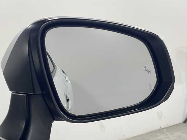 トヨタ カローラ クロス ハイブリッド Z 広島県 2024(令6)年 0.4万km プラチナホワイトパールマイカ 禁煙車/純正10.5型ディスプレイオーディオ/全周囲カメラ/シートヒーター/電動リアゲート/パーキングアシスト/レーダークルーズコントロール/ドラレコ/ＥＴＣ２．０/パワーシート/ブラインドスポットモニター/オートマチックハイビーム/エアバッグ(運転席/助手席/サイド/カーテン)/純正18インチアルミホイール(225/50/R18)