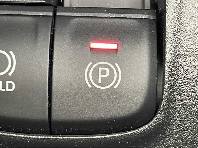 トヨタ カローラ クロス ハイブリッド Z 広島県 2024(令6)年 0.4万km プラチナホワイトパールマイカ 禁煙車/純正10.5型ディスプレイオーディオ/全周囲カメラ/シートヒーター/電動リアゲート/パーキングアシスト/レーダークルーズコントロール/ドラレコ/ＥＴＣ２．０/パワーシート/ブラインドスポットモニター/オートマチックハイビーム/エアバッグ(運転席/助手席/サイド/カーテン)/純正18インチアルミホイール(225/50/R18)